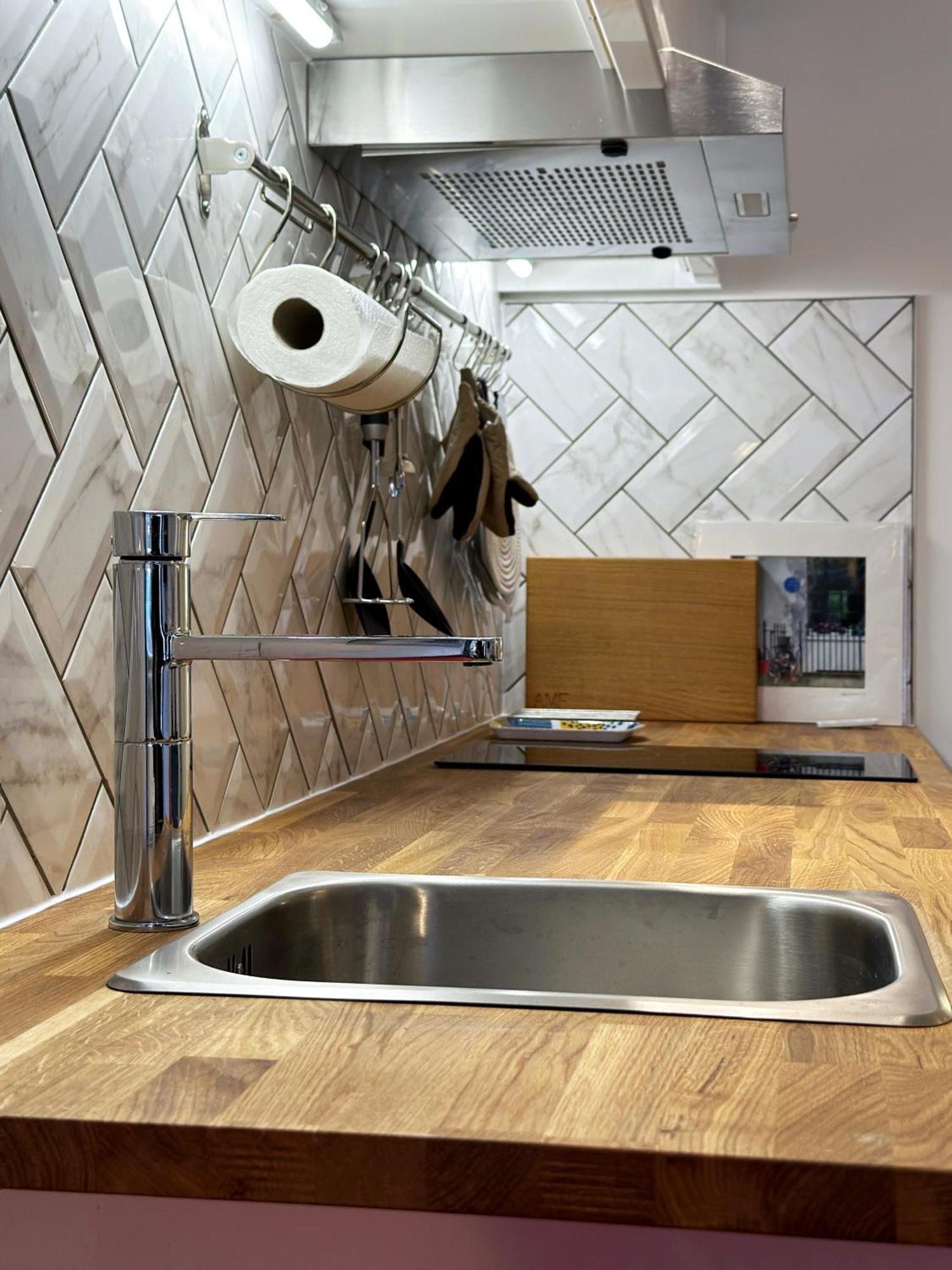 Kensington Studio Hosted By Airoperate Near Notting Hill - 1 Double Bed , 1 Sofa Bed, Ground Floor Apartment Via Private Entrance London Kültér fotó