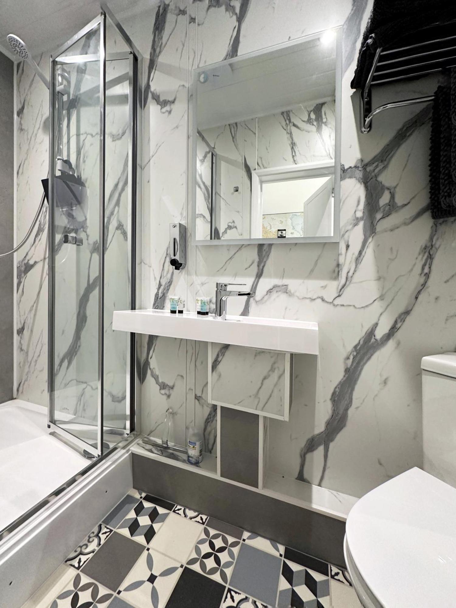 Kensington Studio Hosted By Airoperate Near Notting Hill - 1 Double Bed , 1 Sofa Bed, Ground Floor Apartment Via Private Entrance London Kültér fotó