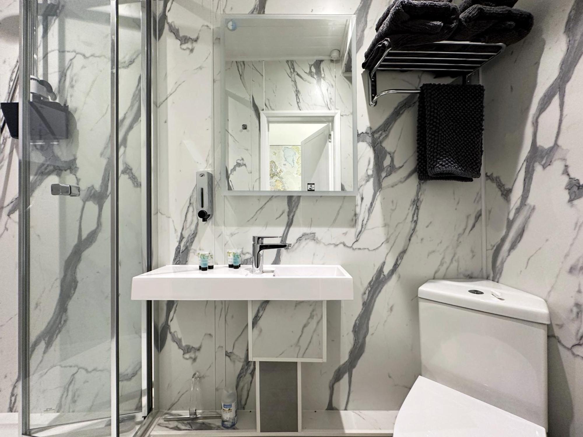 Kensington Studio Hosted By Airoperate Near Notting Hill - 1 Double Bed , 1 Sofa Bed, Ground Floor Apartment Via Private Entrance London Kültér fotó
